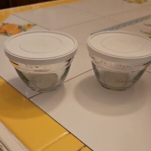 The Pampered Chef Glass Prep Bowls with White Lids  3/4 Cup.